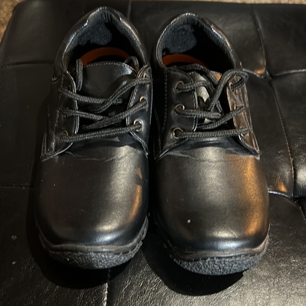 Danuccelli memory foam shoes.